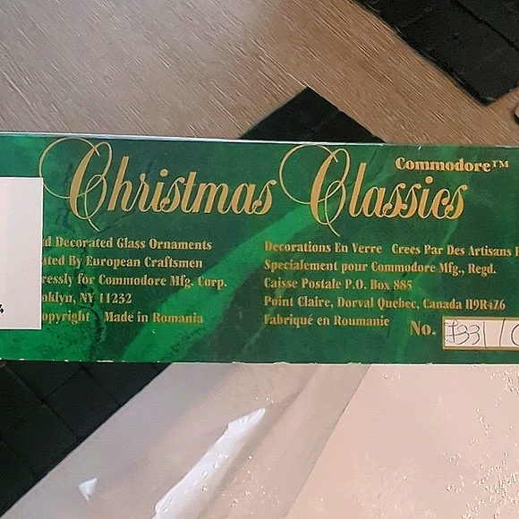 🏷️LAST CHANCE SALE $5 Vintage Romanian Hand Decorated Glass Ornaments Set of 4 - Picture 6 of 8